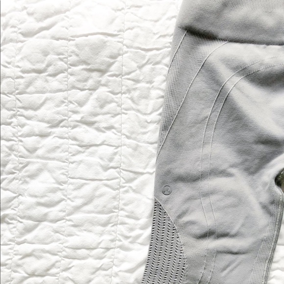 Flow & go crop in battleship grey - Picture 2 of 3